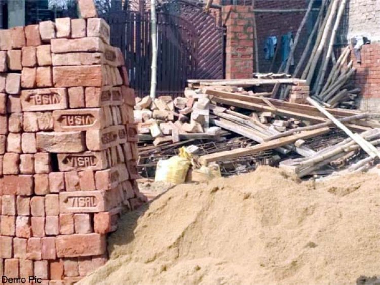 जालंधर: लद्देवाली कैंपस के पास चल रहे अवैध निर्माण पर निगम ने चलाई डिच, देखें वीडियो