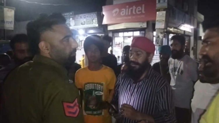 जालंधर: शराब के नशे में धुत घर में घुसा पुलिस मुलाज़िम, किया हंगामा, देखें वीडियो 