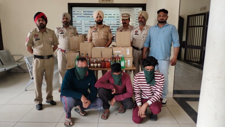 जालंधरः पुलिस ने शराब चोरी करने वाले तीन दोषियों को किया काबू, देखें वीडियो