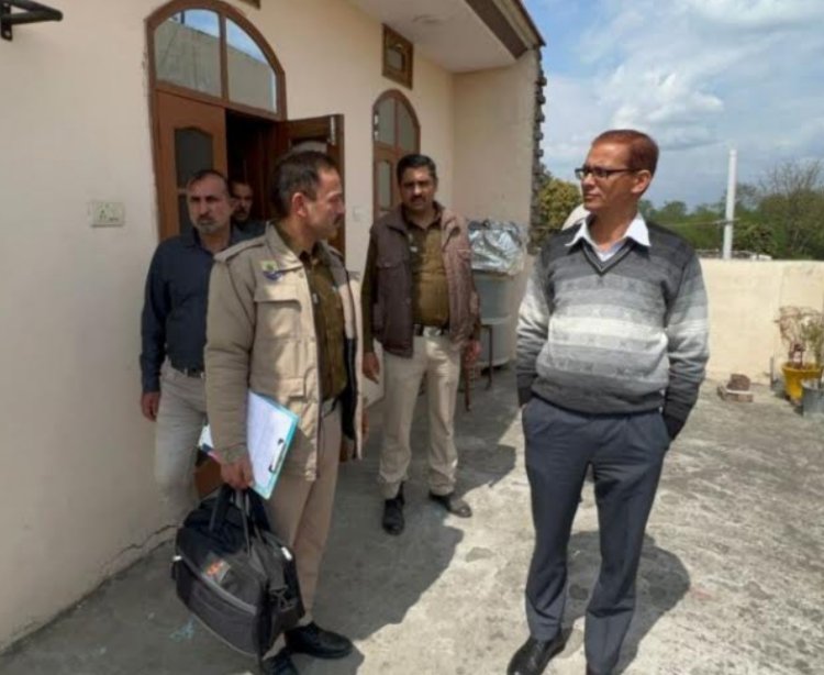 दो भाइयों के घर घुसे चोर, 18 तोले सोना, नकदी चोरी