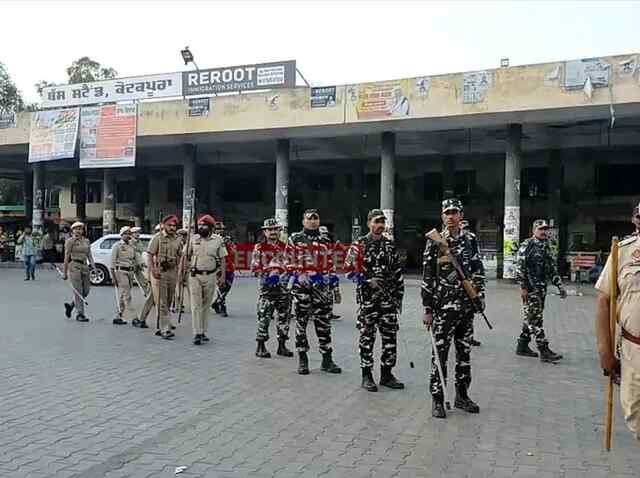 पंजाबः पुलिस ने लगातार फ्लैग मार्च कर लोगों से शांति बनाए रखने की अपील, देखें वीडियो 