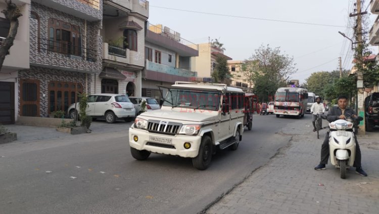जालंधरः ACP Bhupinder की अगुवाई में निकाला गया फ्लैग मार्च, देखें वीडियो