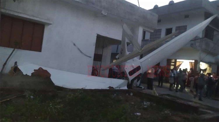 हवा में उड़ान भरने के 1 मिनट बाद ही घर से टकराया प्लेन, हादसे का खौफनाक वीडियो वायरल