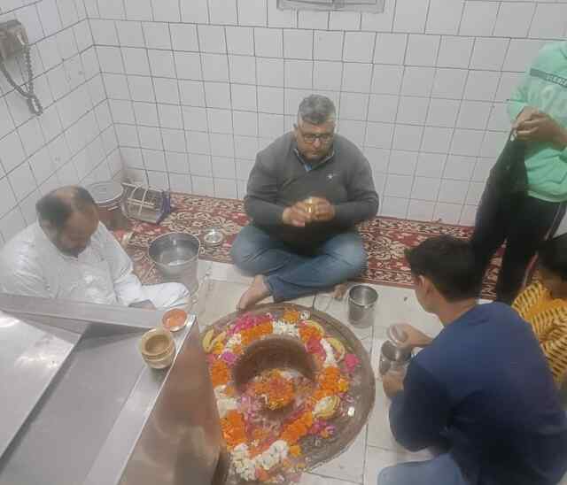 सुखविंदर सिंह सुक्खू की दीर्घायु के लिए द्रोण शिव मंदिर गगरेट में देवीलाल ने पूजा-अर्चना करवाई