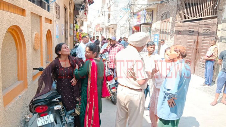 जालंधरः घर में महिला का शव मिलने से इलाके में मचा हड़कंप, देखें वीडियो