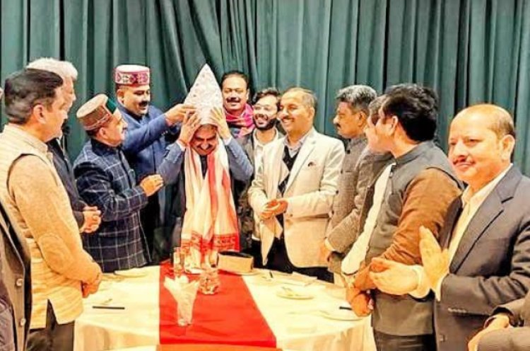 विधायक देवेन्द्र भुट्टो ने सीएम सुखविंदर सिंह सुक्खू को किया सम्मानित 
