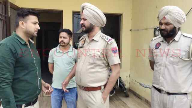 पंजाबः पिस्तौल के बल पर भारत फाइनेंस कंपनी से लाखों रुपए लूटकर लुटेरे हुए फरार, देखें वीडियो 