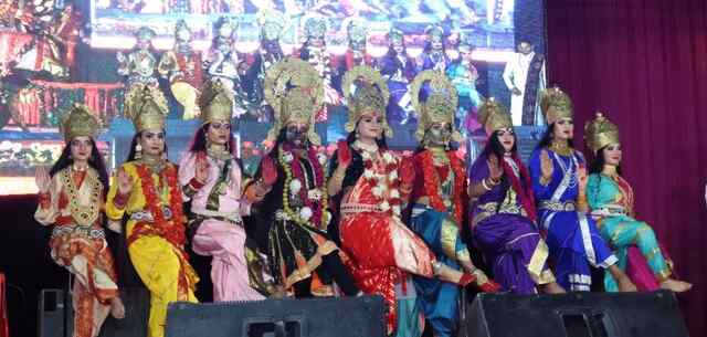 चिंतपूर्णी में पंडित पवन गोदियाल एंड पार्टी ने किया महामाई का गुणगान