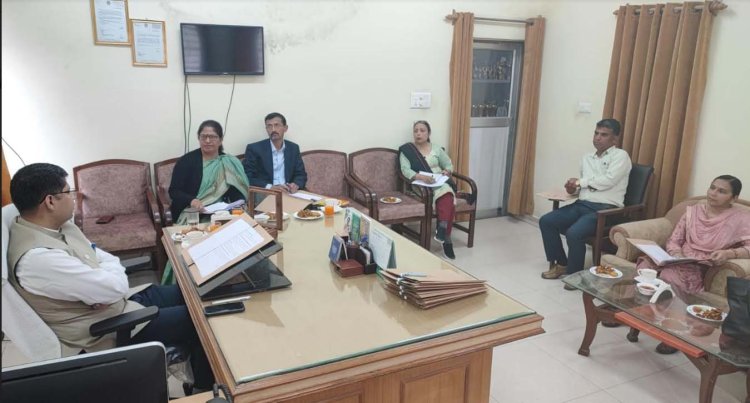 कैरियर परामर्श एवं मार्गदर्शन हेतू विद्यालय के पुराने छात्रों को करें शामिल – उपायुक्त