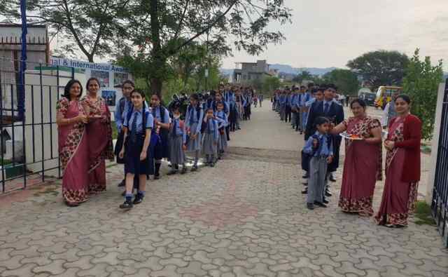 वशिष्ट पब्लिक स्कूल ऊना में नए सत्र का शुभारंभ