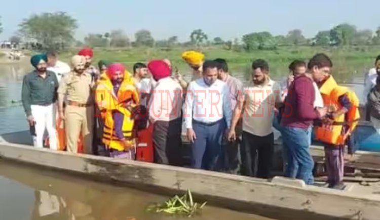पंजाबः पहली बार बॉर्डर पर बने स्कूलों का निरीक्षण करने पहुंचे शिक्षा मंत्री, देखें वीडियो