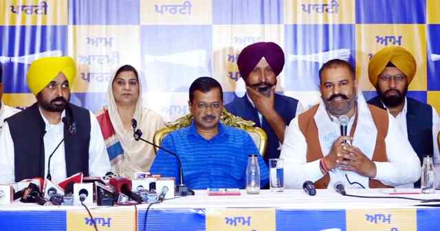 जालंधरः सीएम मान और केजरीवाल ने पूर्व कांग्रेस विधायक को आप में करवाया शामिल, देखें Live