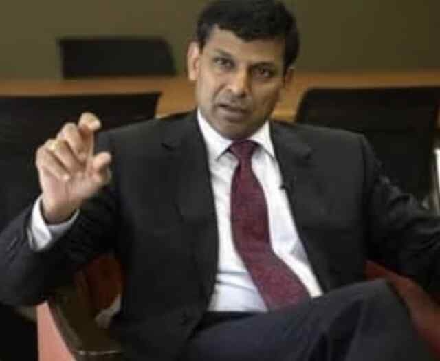 Raghuram Rajan की चेतावनी: बैंकिंग सेक्टर में आ सकता है और अधिक संकट