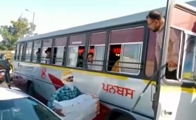 पंजाब : पनबस के ड्राइवर की गुंडागर्दी का नंगा नाच, व्यक्ति पर डंडे से किया हमला, देखें वीडियो