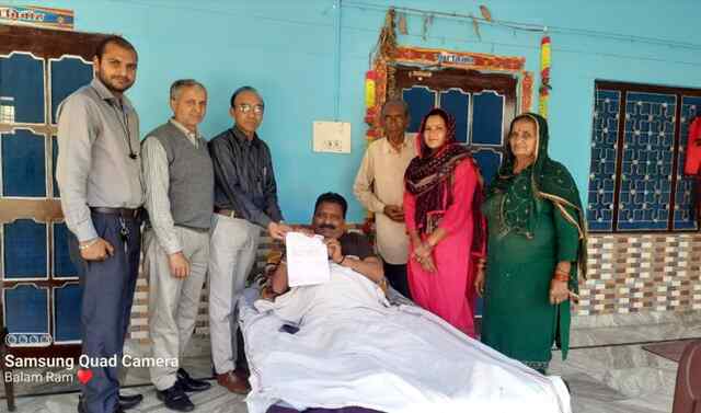 लठियानी कांगड़ा बैंक के शाखा प्रबंधक सुरेंद्र कुमार तनोह के लिए बने मसीहा