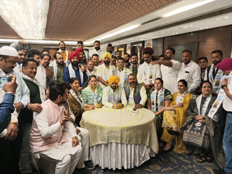 जालंधरः आप पार्टी का कुनबा खाली, बिना स्क्रीनिंग पार्टी में शामिल किए जा रहे कई ‘दागी’ छवि वाले कांग्रेसी