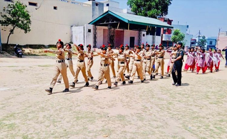 हिमाचल दिवस परेड को लेकर एनसीसी कैडेटस व एनएसएस स्वयंसेवकों ने किया पूर्वाभ्यास