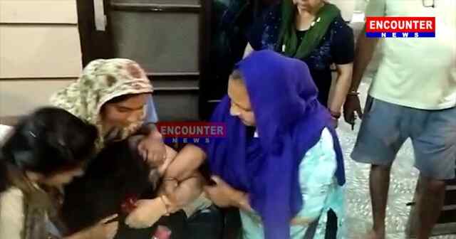 पंजाबः लोगों ने SHO सहित लड़की को किया काबू, देखें वीडियो