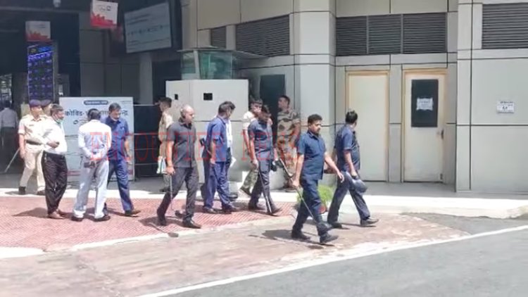 Airport पर बम की सूचना से मचा हड़कंप, मामले की जांच जारी