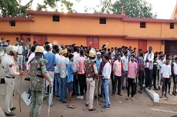 गांव में भारी संख्या में पुलिसबल तैनात, प्रशासन ने की शांति बनाए रखने की अपील, जानें मामला