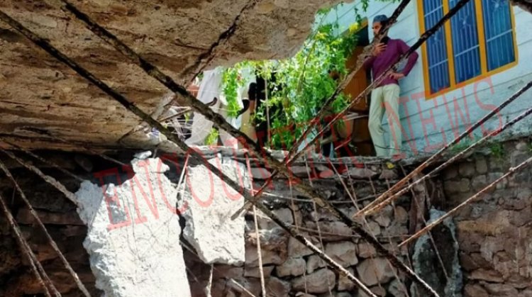 मकान ढहने से मचा हड़कंप, 25 घायल, कई महिलाएं हुई जख्मी