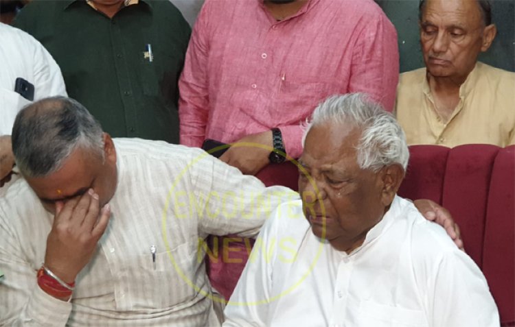 जालंधरः बेटे के आप में शामिल होने पर फूट-फूट कर रोए पूर्व कैबिनेट मंत्री भगत चूनी लाल, कहा- मैं भाजपा के साथ, देखें वीडियो
