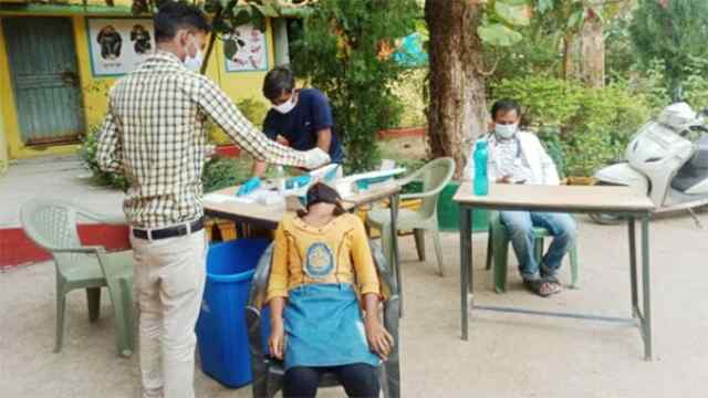 कोरोना का कहरः एक दिन में हॉस्टल की 39 छात्राएं पॉजिटिव