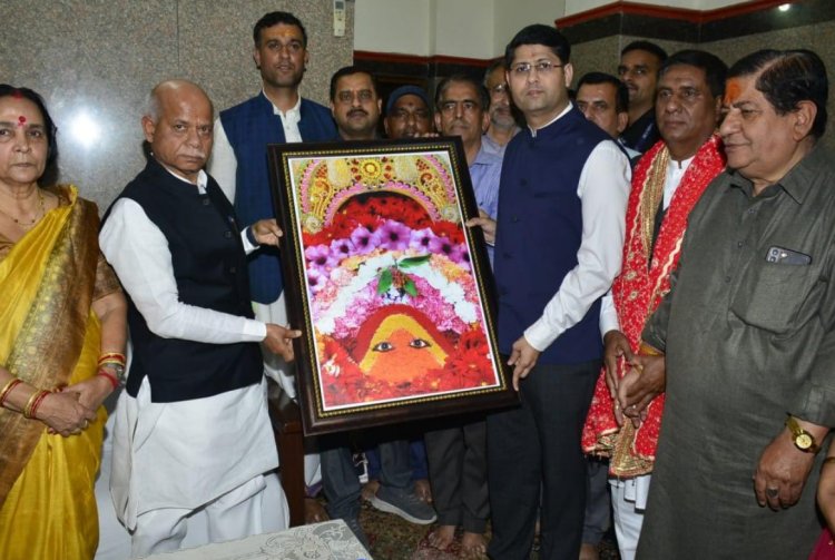राज्यपाल ने माता चिंतपूर्णी मंदिर में नवाया शीश
