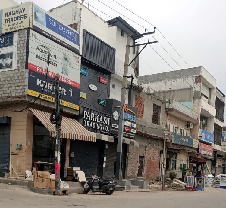 प्रताप बाग के नजदीक दुकानदारों ने तीसरी बार तोड़ी सील