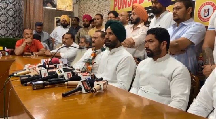 जालंधरः बीजेपी को झटका, कांग्रेस में शामिल हुए मोंटी सहगल, देखें वीडियो