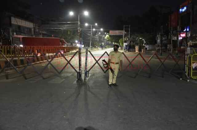 कोरोना संक्रमण के बीच नाइट कर्फ्यू का आदेश, स्कूल-आंगनबाड़ी किए बंद
