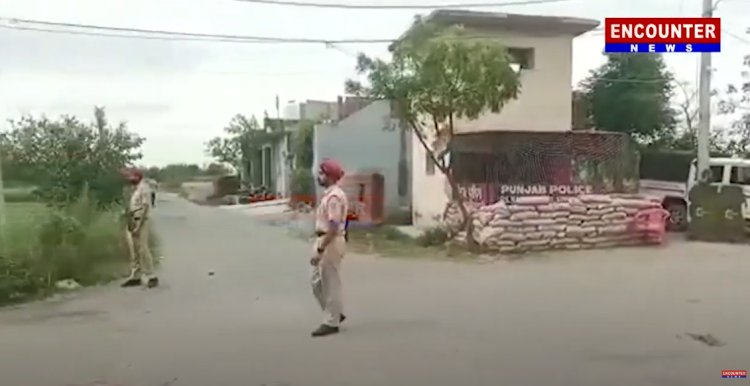 पंजाबः पुलिस के साथ बदसलूकी कर फरार हुए 15 संदिग्द व्यक्ति, तालाश जारी, देखें वीडियो