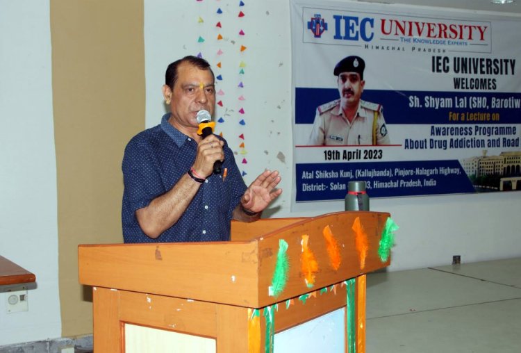रोड सेफटी कलब ने आईईसी विवि बरोटीवाला में बताए सुरक्षा के उपाय