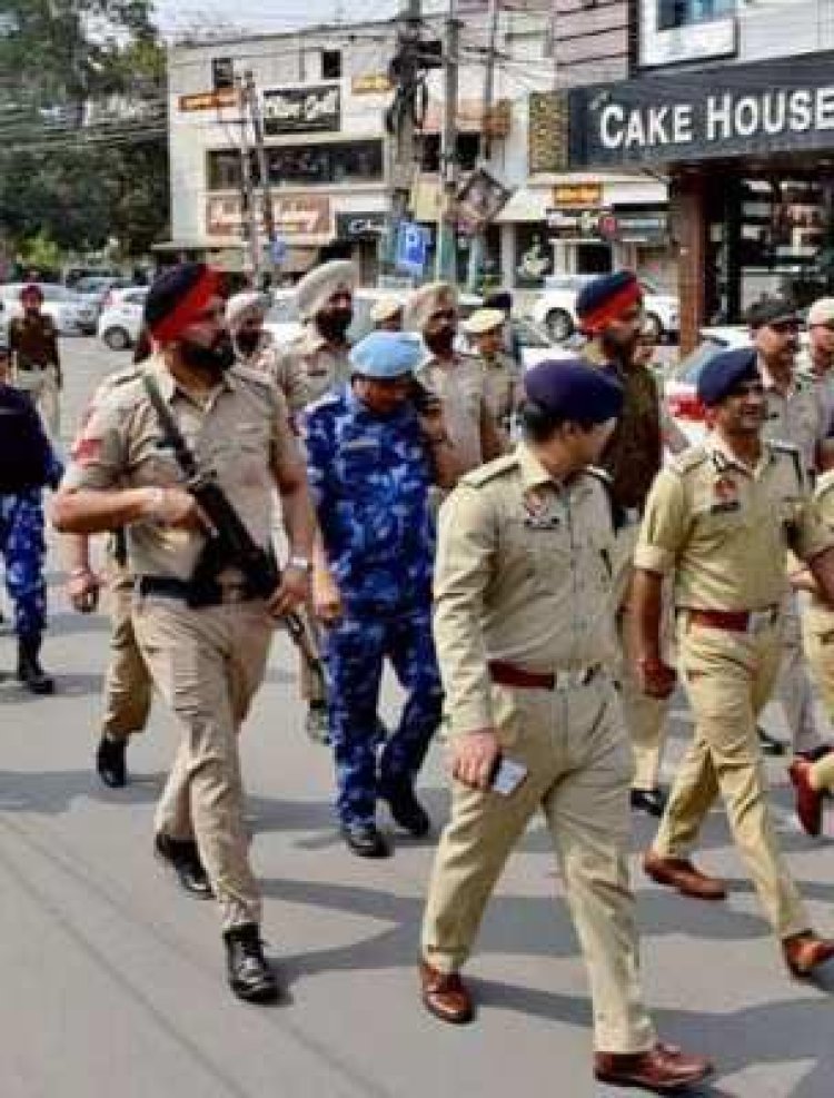 पंजाब: अमृतपाल की गिरफ्तारी पर कई जिलों में हाई अलर्ट