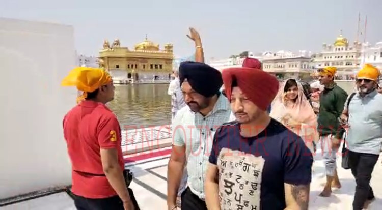 पंजाबः दरबार साहिब में नतमस्तक हुए गायक इंद्रजीत निक्कू, देखें तस्वीरें