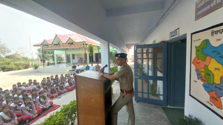सीनीयर सकेंडरी स्कूल बढेडा मे थाना प्रभारी हरोली ने बच्चों को किया जागरूक