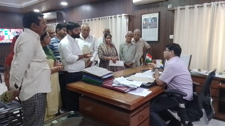 शहीद के नाम का गेट तो नहीं बना लेकिन शराब का ठेका खोल दिया