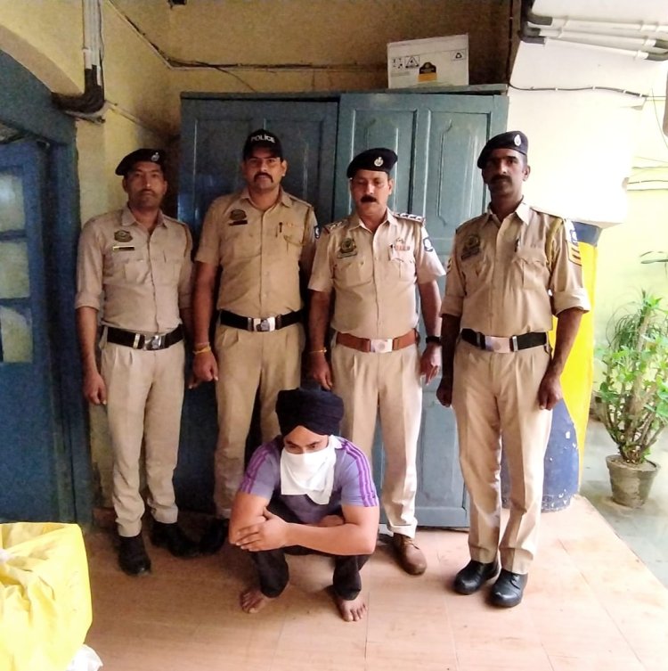 ट्रैक्टर के हल चोरी करने के मामले में एक काबू