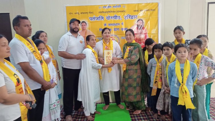 जालंधर: सरस्वती सिंधु न्यास हॉल में हुआ स्पेशल योग कक्षा का आयोजन, देखें वीडियो