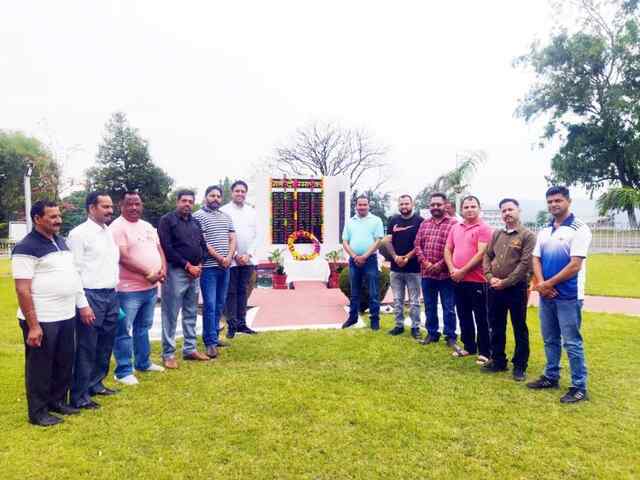 पंजाब स्टेट कर्मचारी संगठन बीबीएमबी तलवाड़ा के पदाधिकारीयों ने मनाया मज़दूर दिवस
