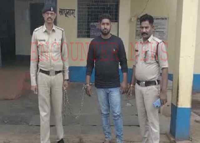 सरेआम बस में आरोपी ने महिला को चाकू दिखा दी जान से मारने की धमकी, गिरफ्तार