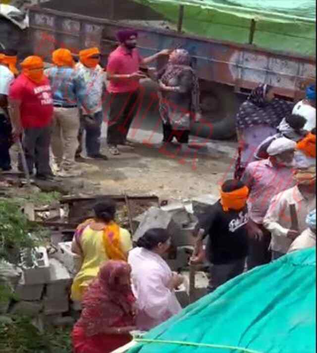 कपूरथलाः जमीनी विवाद को लेकर दो गुटों में झड़प, माहौल तनावपूर्ण