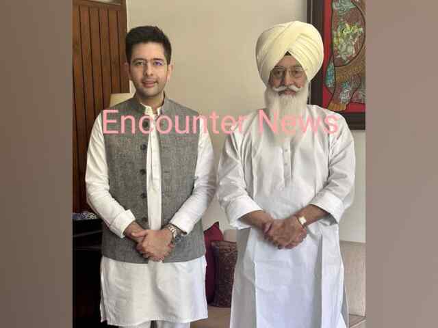पंजाब : डेरा राधा स्वामी सत्संग के प्रमुख गुरिंदर सिंह ढिल्लों से मिले राघव चड्ढा