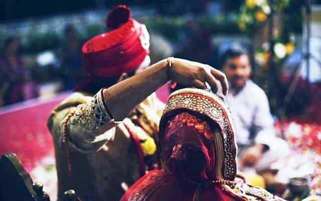 शादी के मंडप में की ऐसी हरकत, हंगामा मचा तो मंडप से भागा दुल्हा