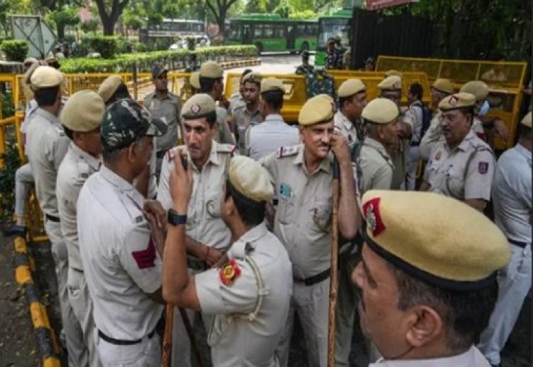 दिल्ली की सीमाओं पर बढ़ाई सुरक्षा, जानें मामला