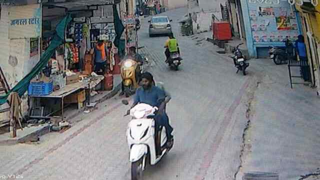 कोटला कलां में स्कूटी सवार लुटेरों ने महिला से की स्नैचिंग 