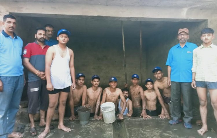 रायपुर मैदान स्कूल के स्वयंसेवियों द्वारा चलाया एक दिवसीय स्वच्छता अभियान