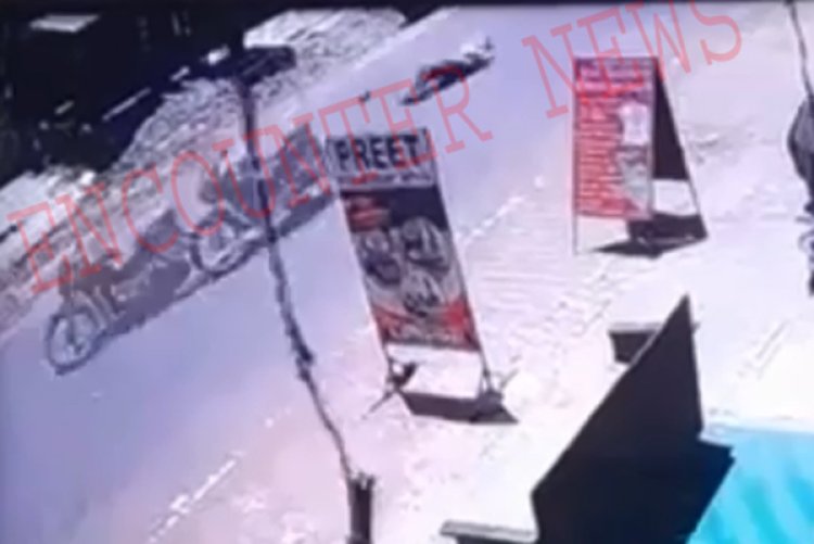 जालंधरः JCB की चपेट में आने से बाइक सवार की मौत, देखें CCTV