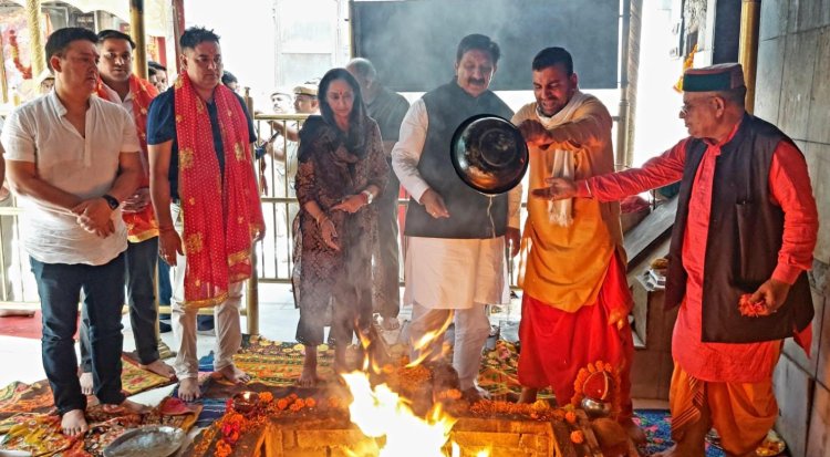 उप मुख्यमंत्री ने माता श्री चिंतपूर्णी में पूजा अर्चना की