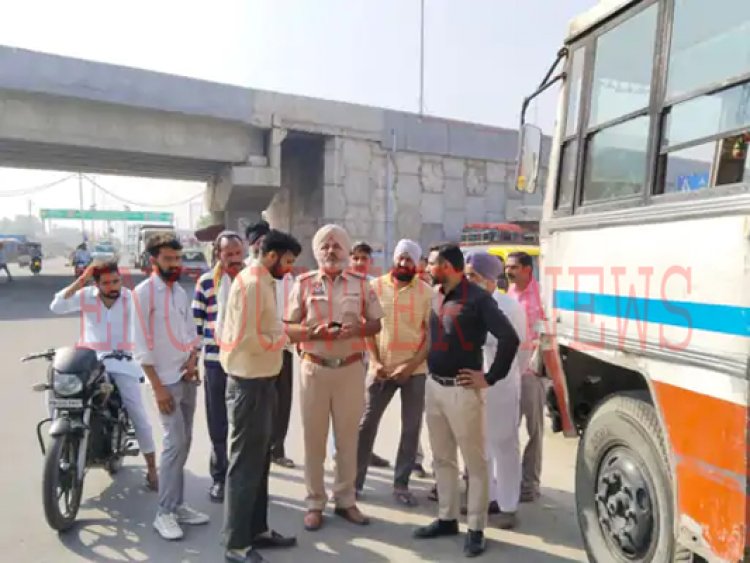पंजाबः सवारियों से भरी बस ने कार और स्कूटी को मारी टक्कर, ड्राइवर फरार